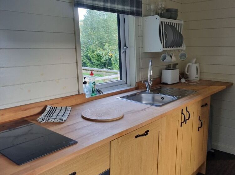 Glamping Hut   Riverview 5