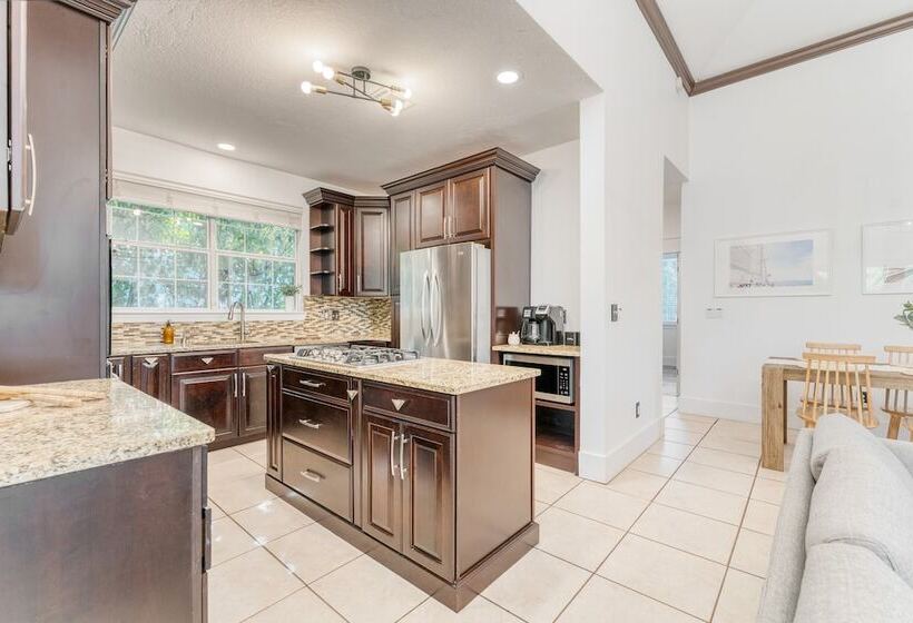 Halo By Avantstay Walk To Beach + Private Pool