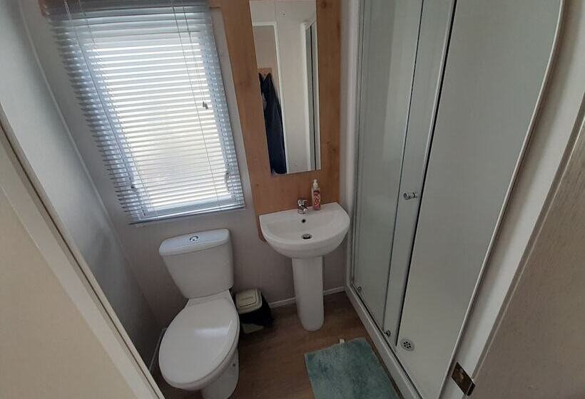 فندق Beautiful 3 Bed Caravan In Walton On The Naze