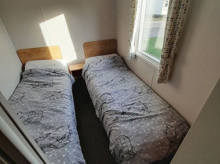 فندق Beautiful 3 Bed Caravan In Walton On The Naze