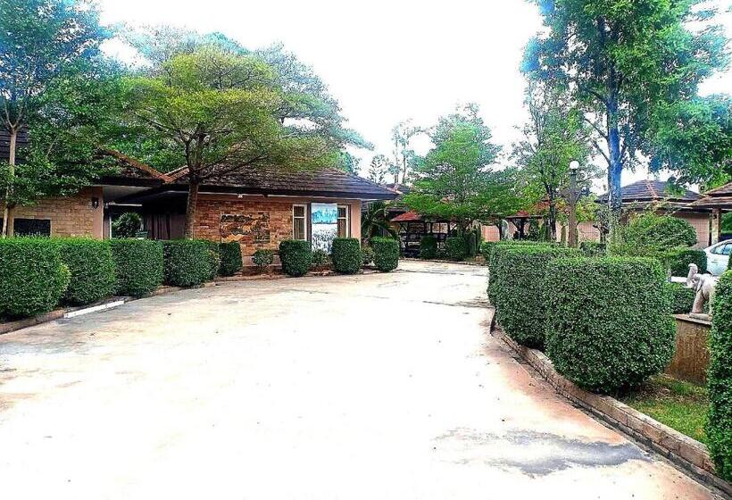 هتل Capital O 75415 Nanthachart Riverview Resort
