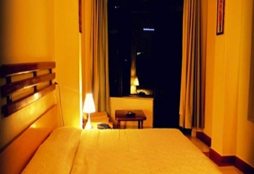 Отель Centre Point