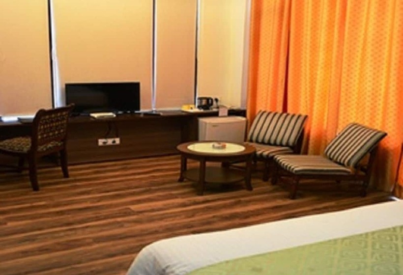 Отель Centre Point