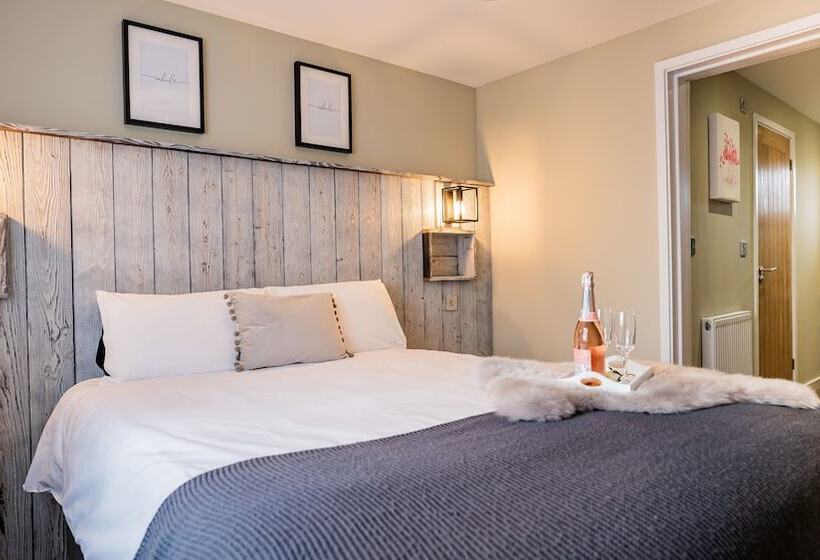 فندق Chestnut Meadow Country Park