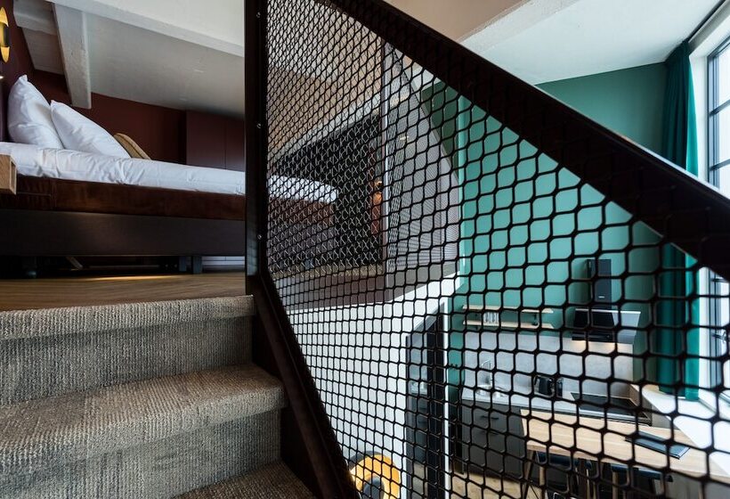 Отель De Timmerfabriek Kloeg Collection