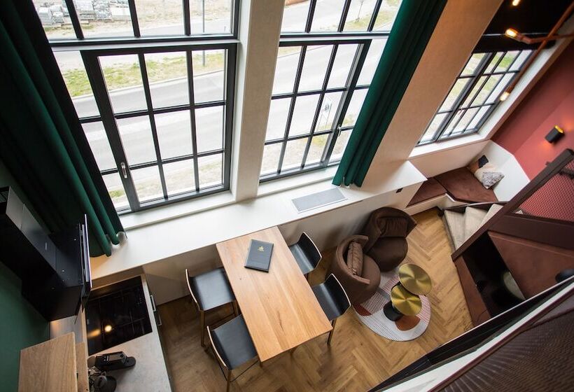 Отель De Timmerfabriek Kloeg Collection