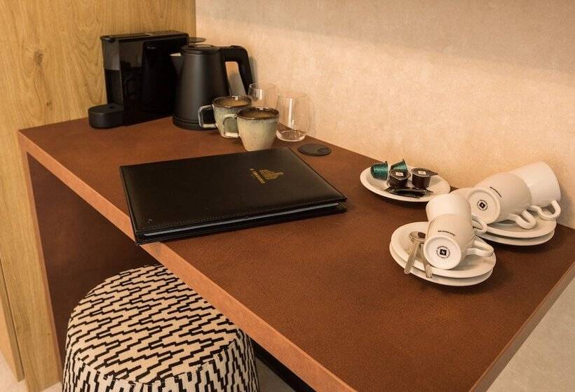 Отель De Timmerfabriek Kloeg Collection