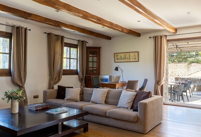 ホテル Domaine Du Reginu