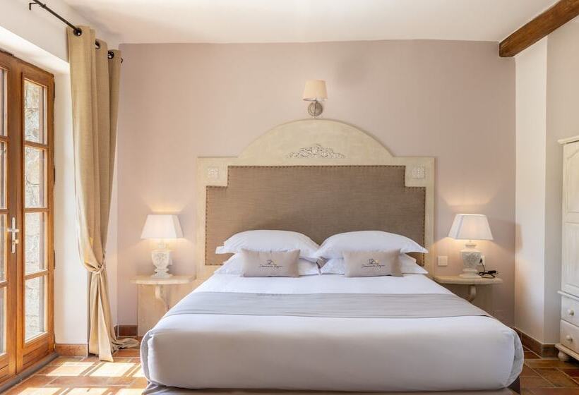 فندق Domaine Du Reginu