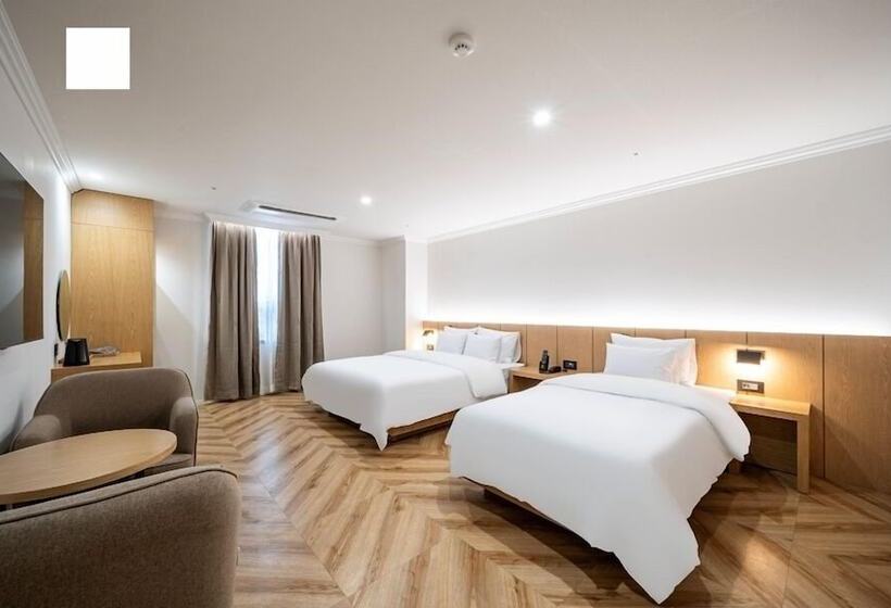 בית מלון כפרי H Avenue Gumi Okgye