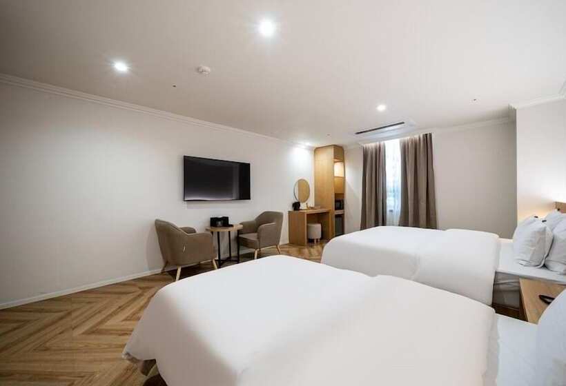 בית מלון כפרי H Avenue Gumi Okgye