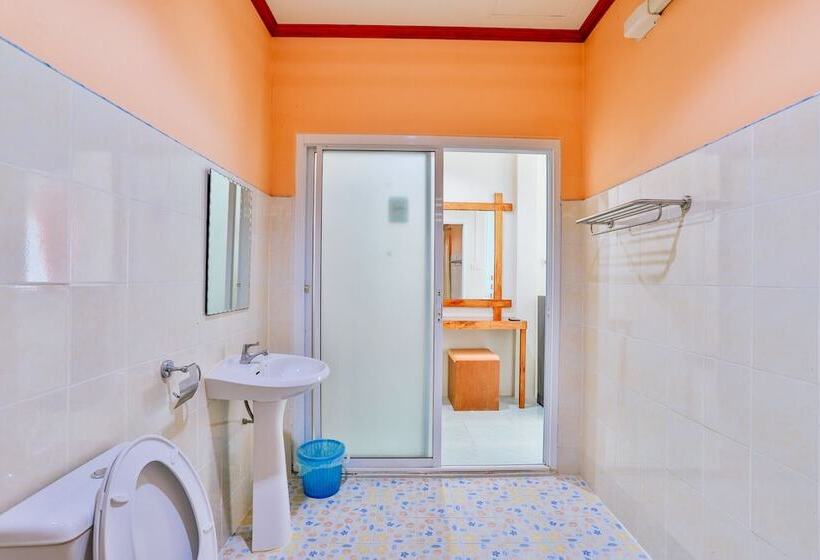 בית מלון כפרי Ingthara Resort