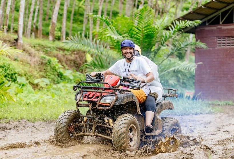 בית מלון כפרי Ingthara Resort