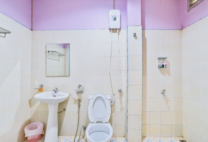 בית מלון כפרי Ingthara Resort