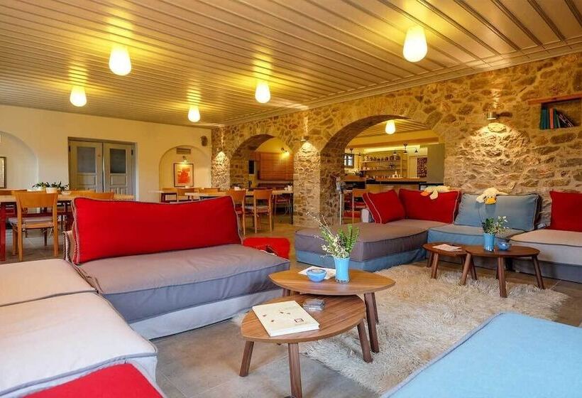 בית מלון כפרי Kiriaki Guesthouse & Suites