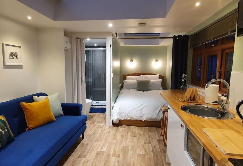 בית מלון כפרי La Al Lodge In Kendal, Gateway To The Lakes