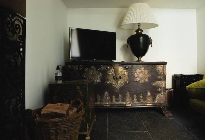 Отель Mingary Castle Restaurant With Rooms