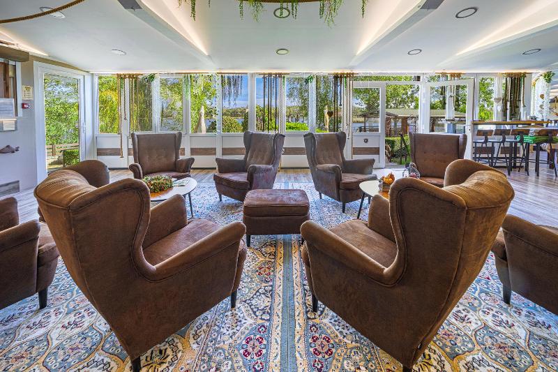 ホテル Mártoni Resort & Restaurant