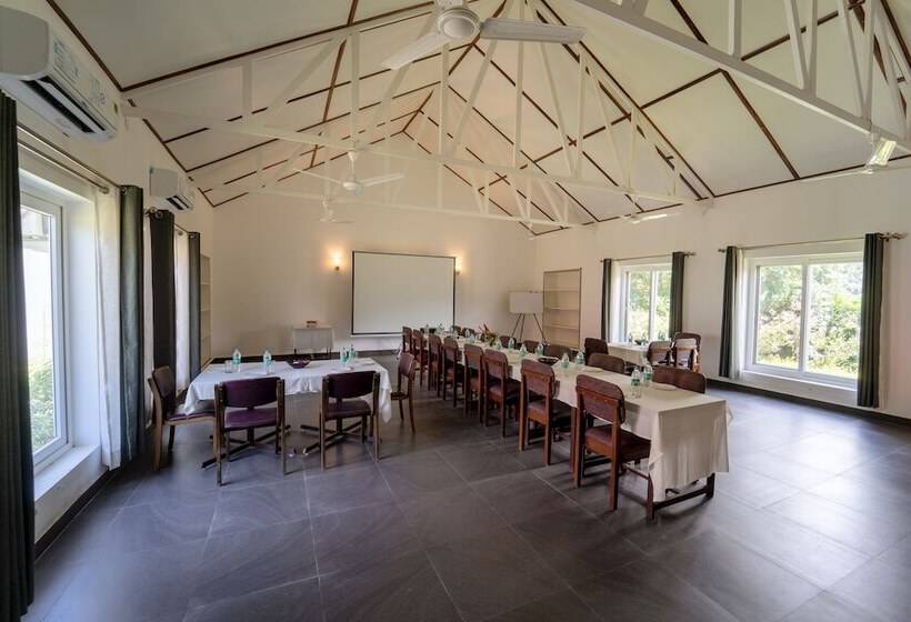 בית מלון כפרי Neer Ganga Resorts