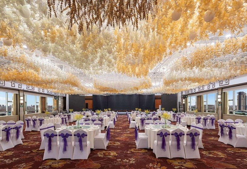 Отель Ramada Plaza By Wyndham Yangzhou Downtown