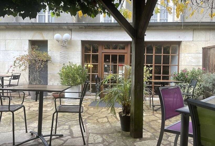 Отель Restaurant Le Grand Monarque