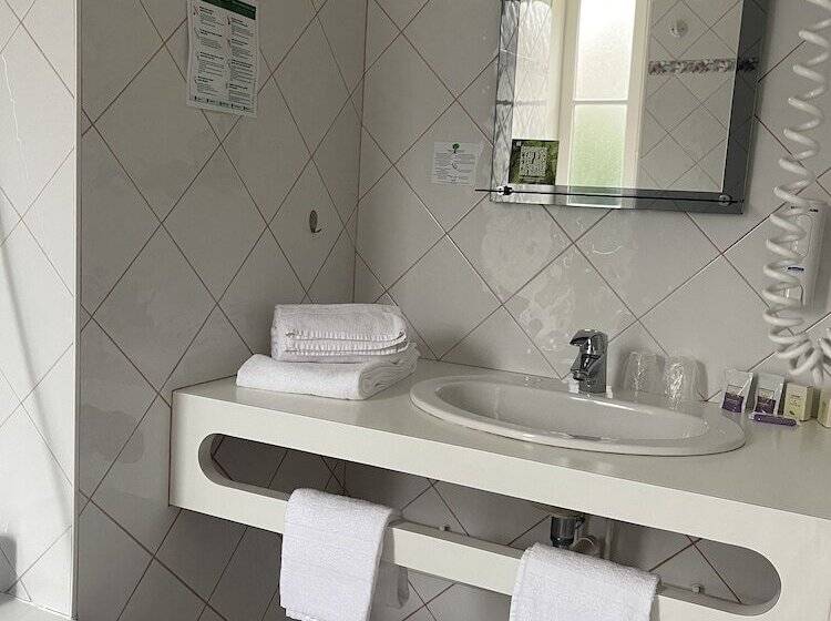 Отель Restaurant Le Grand Monarque