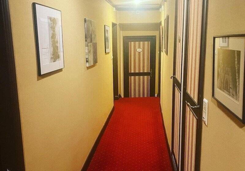 Отель Restaurant Le Grand Monarque