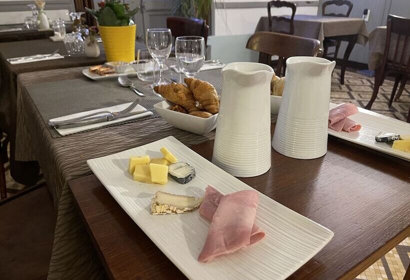 Отель Restaurant Le Grand Monarque