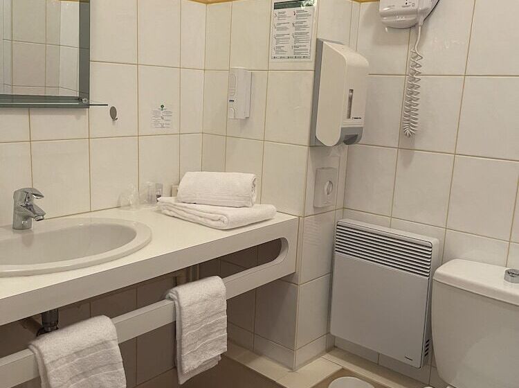 Отель Restaurant Le Grand Monarque