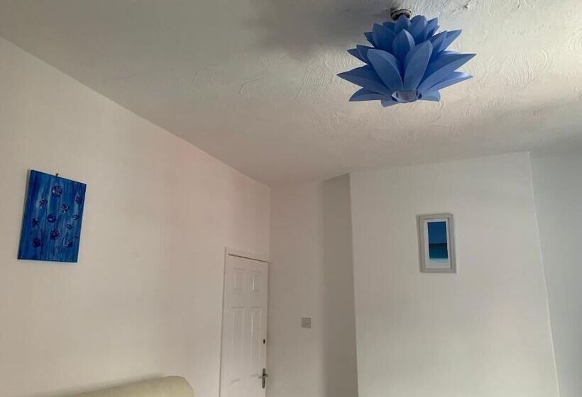 Отель Starlight Self Service