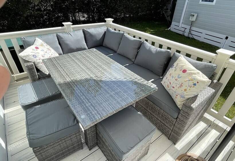 בית מלון כפרי Stunning Lodge In A Nice Area, Saint Leonards