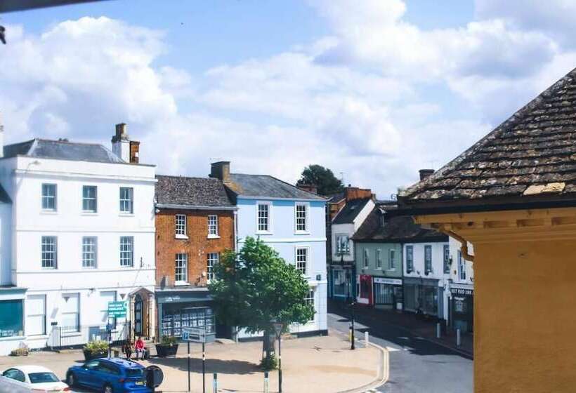 酒店 The Old Crown Coaching Inn