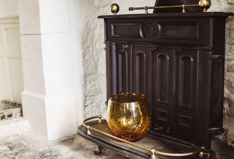 酒店 The Old Crown Coaching Inn