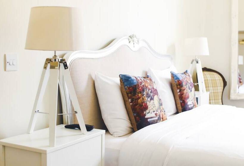 酒店 The Old Crown Coaching Inn