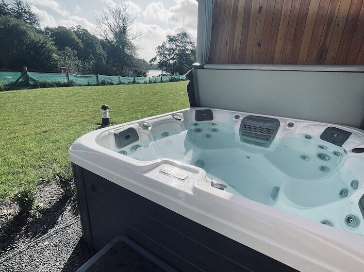 ホテル The River Bann Retreat