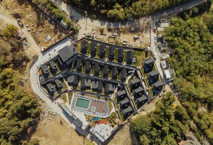 בית מלון כפרי World Dreams Forest