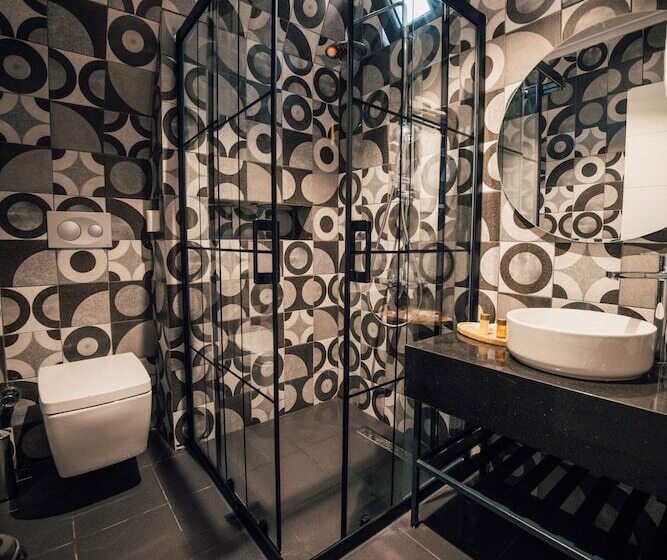 בית מלון כפרי World Dreams Forest