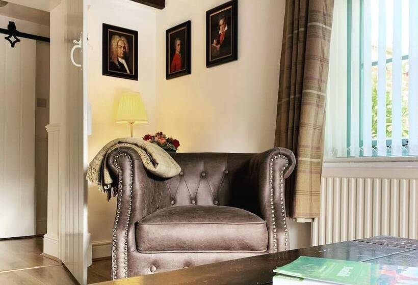 Hovell Hall  Country B&b