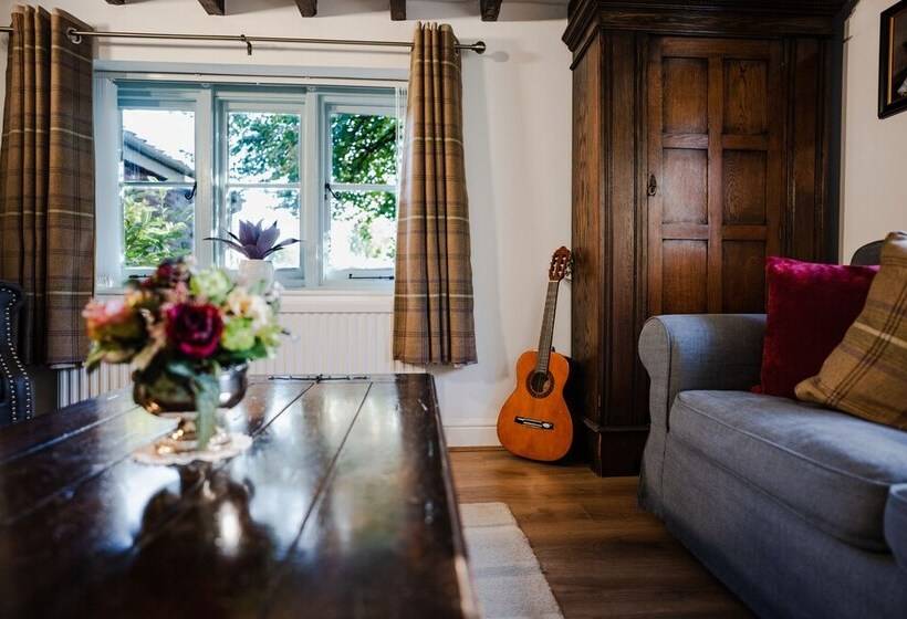 Hovell Hall  Country B&b