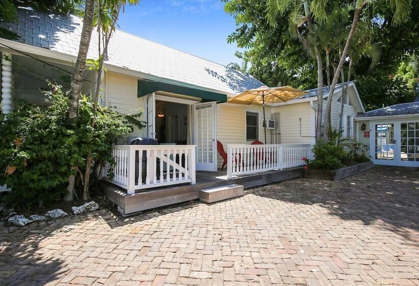 Ibis By Avantstay Close To Duval Street W/ Shared Pool Month Long Stays Only