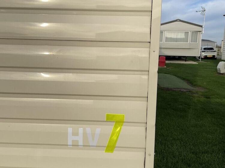 Impeccable 4 Bed Caravan In Clacton On Sea