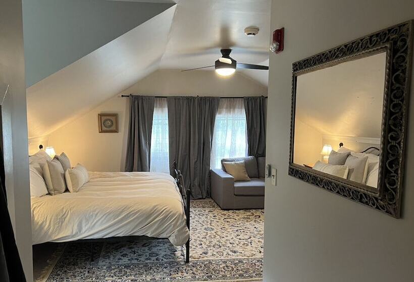 Independence Inn