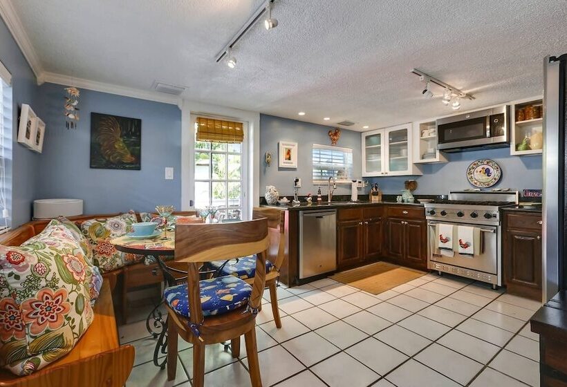 La Casita By Avantstay Steps To Duval Street In Key West! Month Long Stays Only