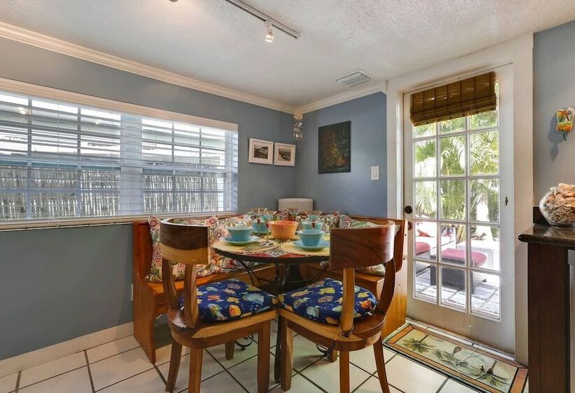 La Casita By Avantstay Steps To Duval Street In Key West! Month Long Stays Only