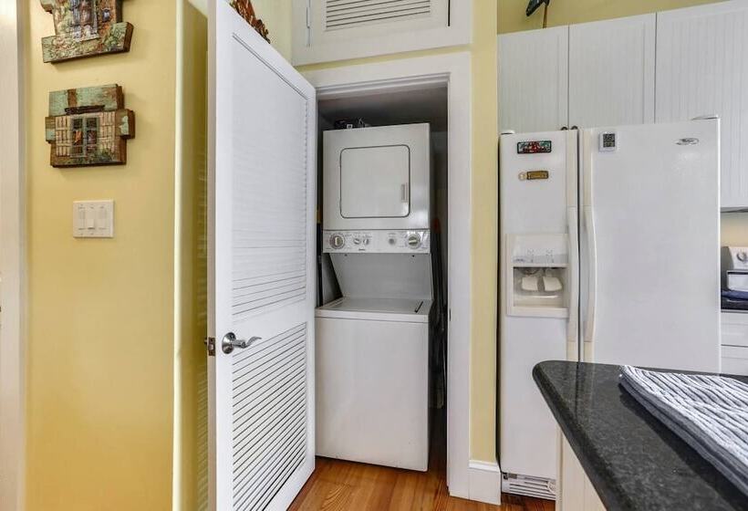 Lazy Gecko By Avantstay Walk To Duval St In Key West! Month Long Stays Only