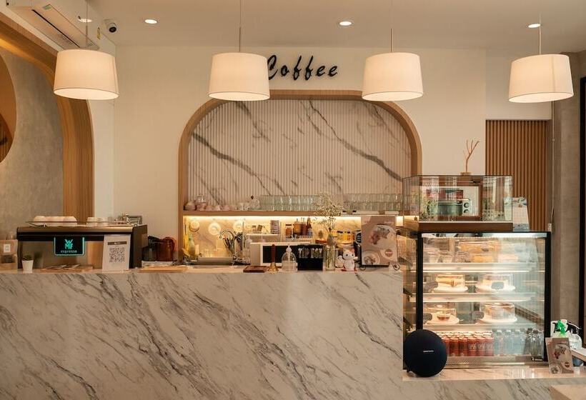 Le Lert Hotel Ratchaburi