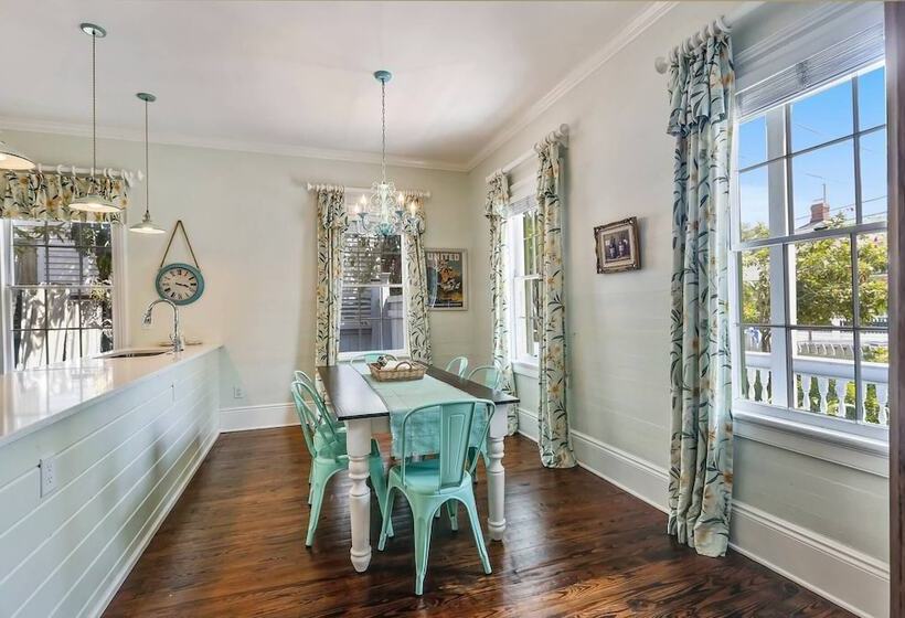 Lighthouse Villa By Avantstay Walk To Southernmost Point W/ Private Pool & Patio Month Long Stays