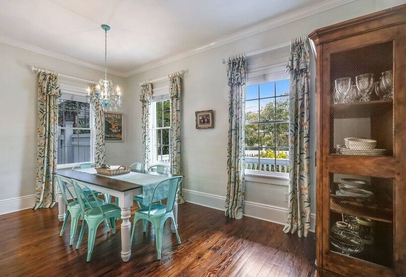 Lighthouse Villa By Avantstay Walk To Southernmost Point W/ Private Pool & Patio Month Long Stays