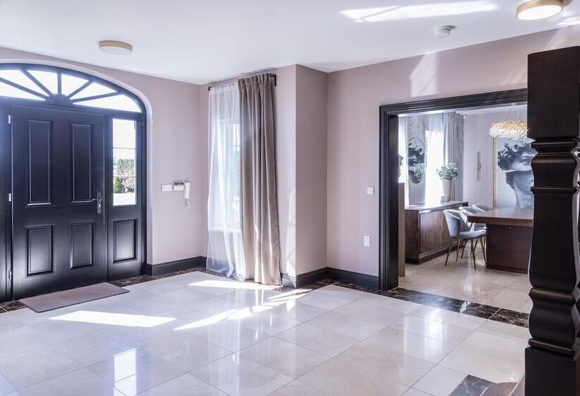 Luxurious 4bd Family Retreat In Magherafelt