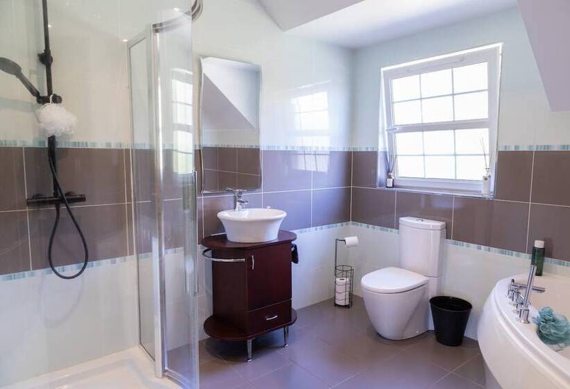 Luxurious 4bd Family Retreat In Magherafelt